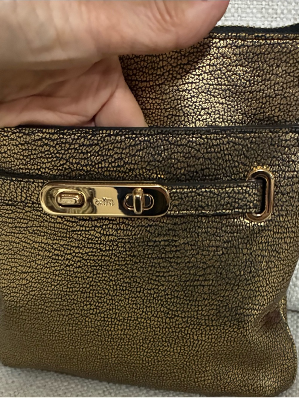 Coach NWOT Gold Metallic Swagger Swingpack in Polished Pebble Leather - Picture 5 of 14